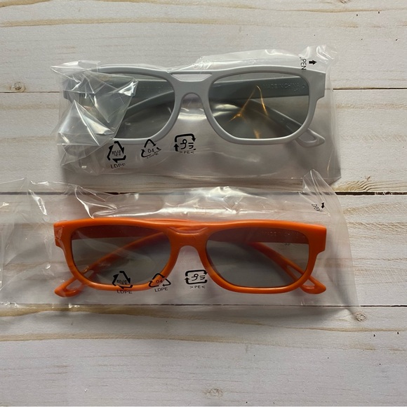 LG 3D Glasses AG-F200‎ Cinema 3D 4 Pairs Genuine LED HDTV Theater - Picture 3 of 6